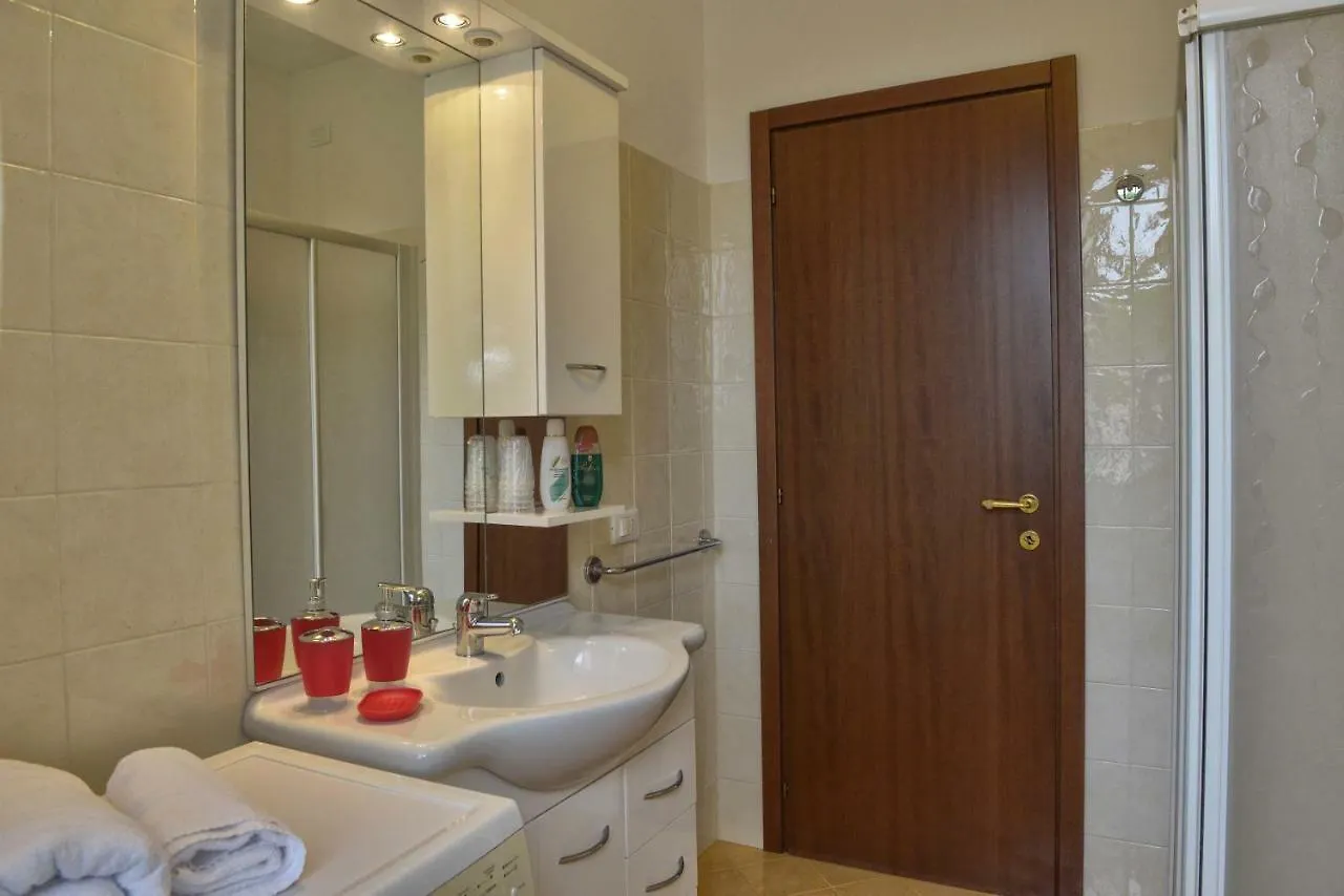 Casa Vacanze Serraglie Holiday home Raffa 0*,